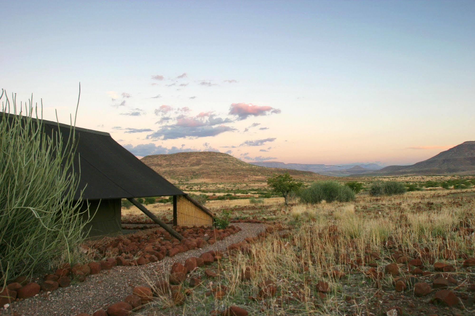 Etendeka Mountain Camp Damaraland Zewnętrze zdjęcie