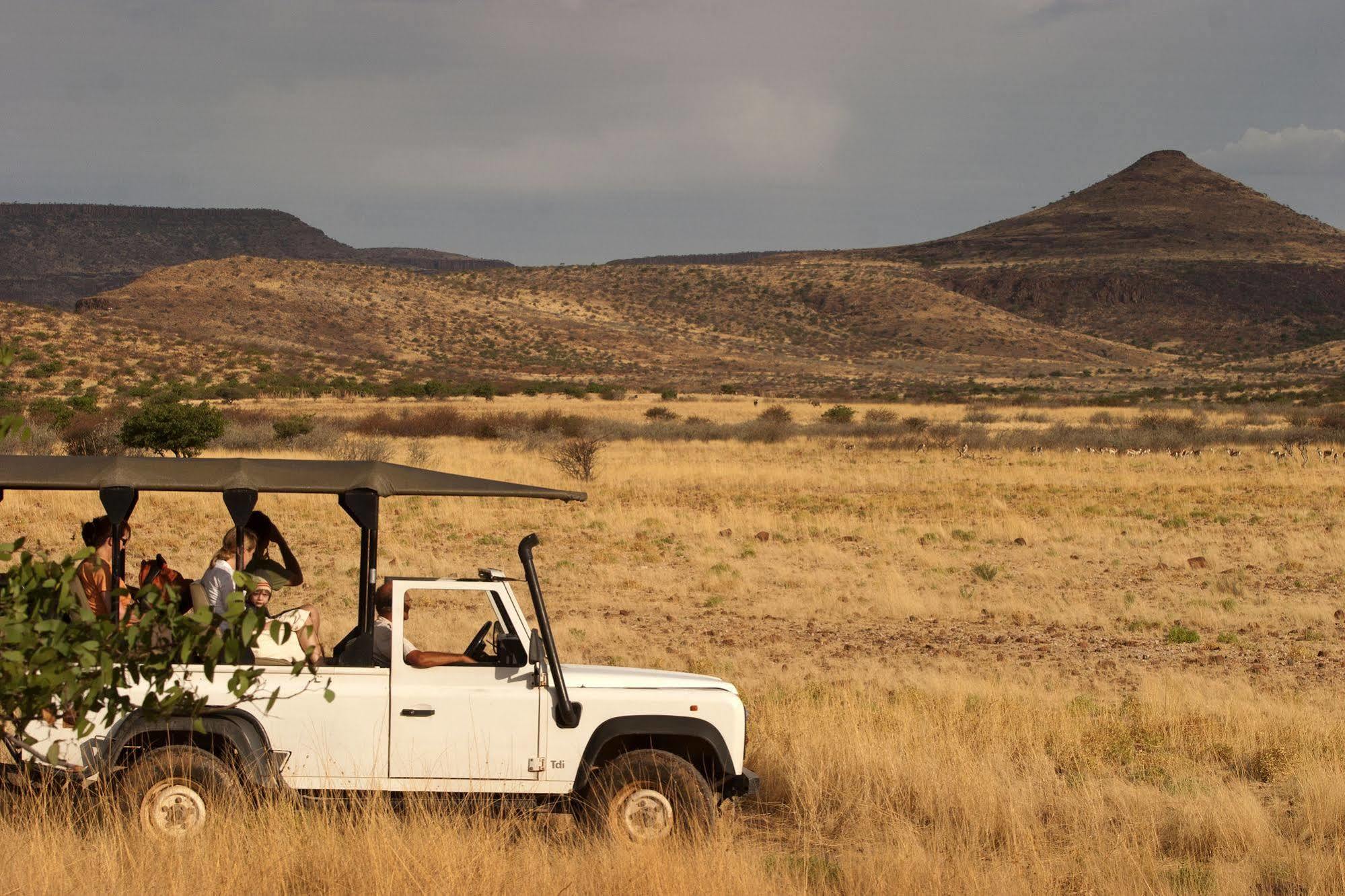 Etendeka Mountain Camp Damaraland Zewnętrze zdjęcie