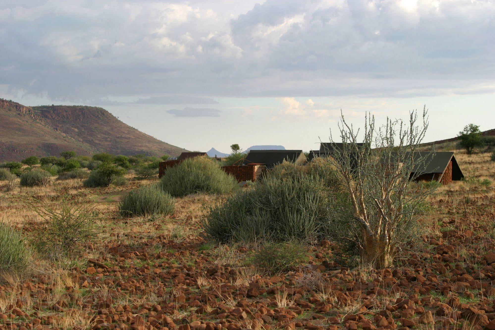 Etendeka Mountain Camp Damaraland Zewnętrze zdjęcie